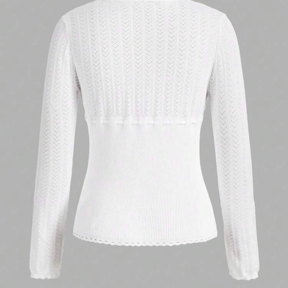 Size: small & medium.  Color: white. - Picture 2 of 3